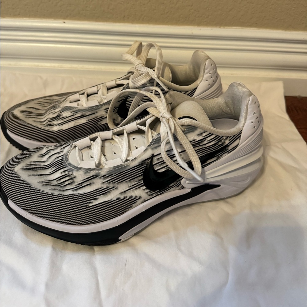 Nike gt cut basketball shoes